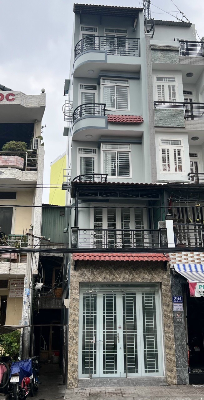 Cần bán nhà mới 100% Mặt Tiền Hưng Phú, Quận 8. giá 9.1 tỷ tt